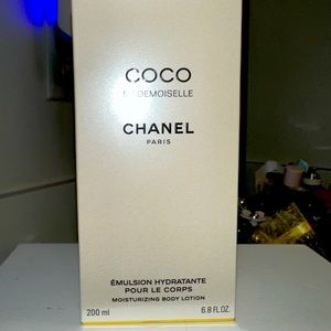 Coco mademoiselle Chanel Paris. Emulsion hydrantante pour lectors 6.8oz